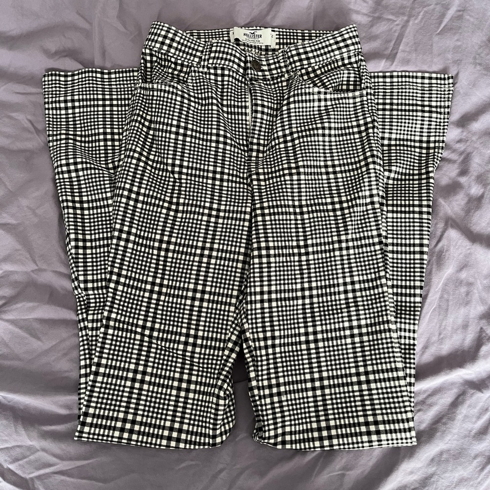 Hollister ultra high rise plaid flared jeggings (XS)